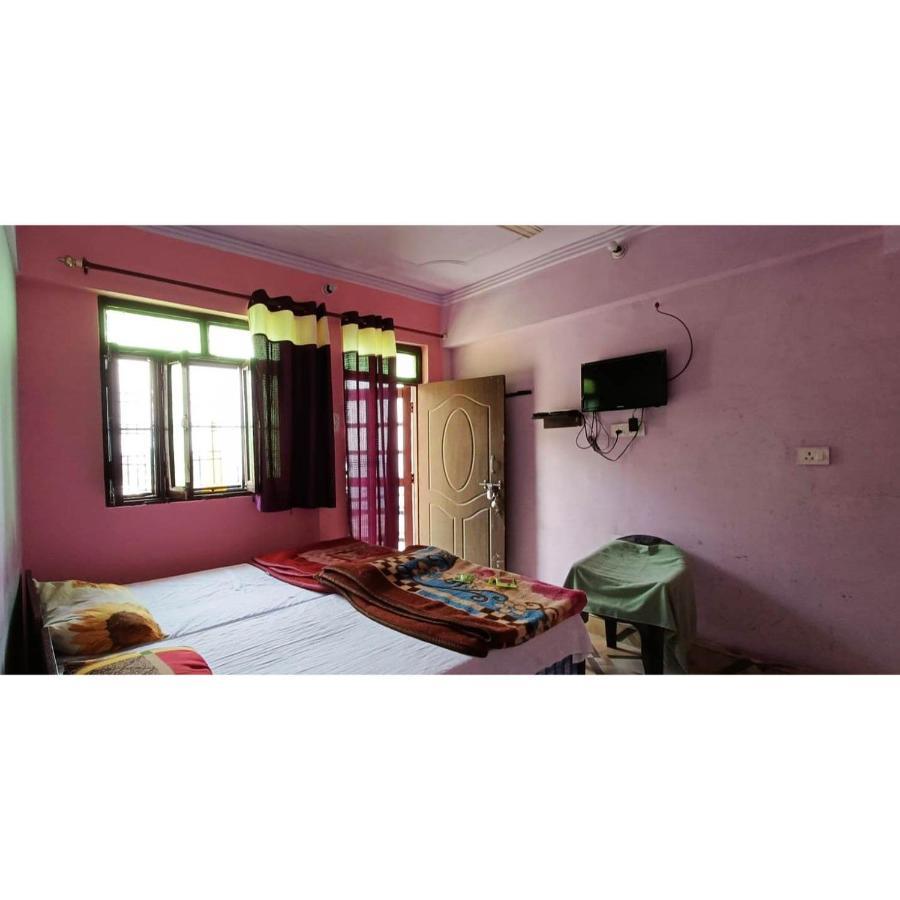 Astha Guest House Gopeshwar Ngoại thất bức ảnh