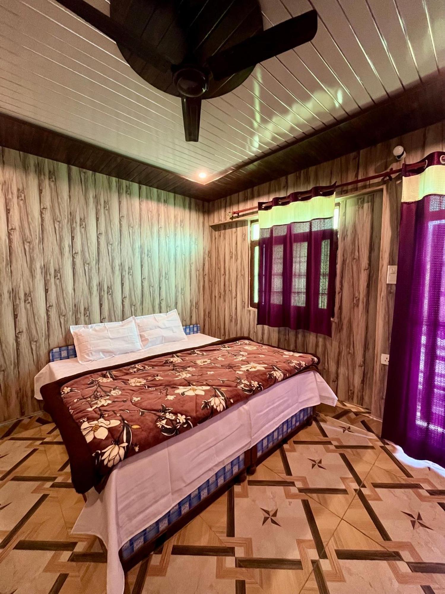 Astha Guest House Gopeshwar Ngoại thất bức ảnh