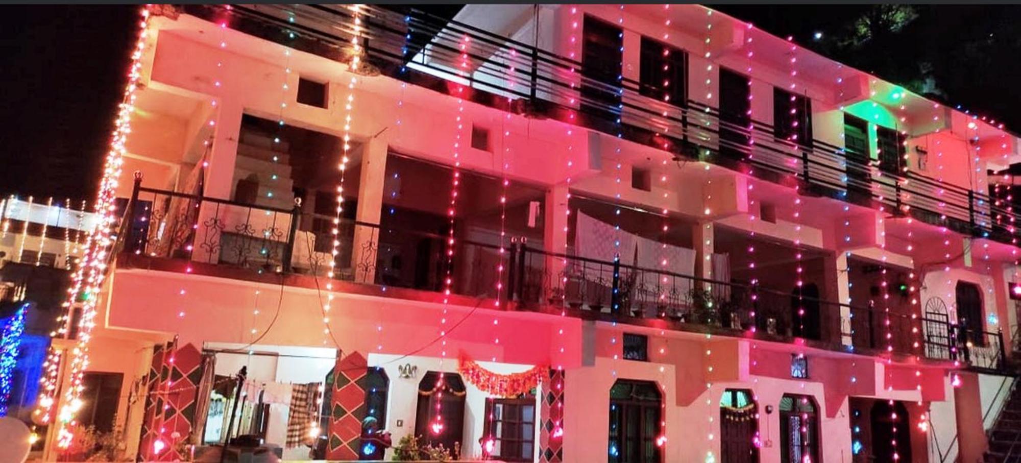 Astha Guest House Gopeshwar Ngoại thất bức ảnh
