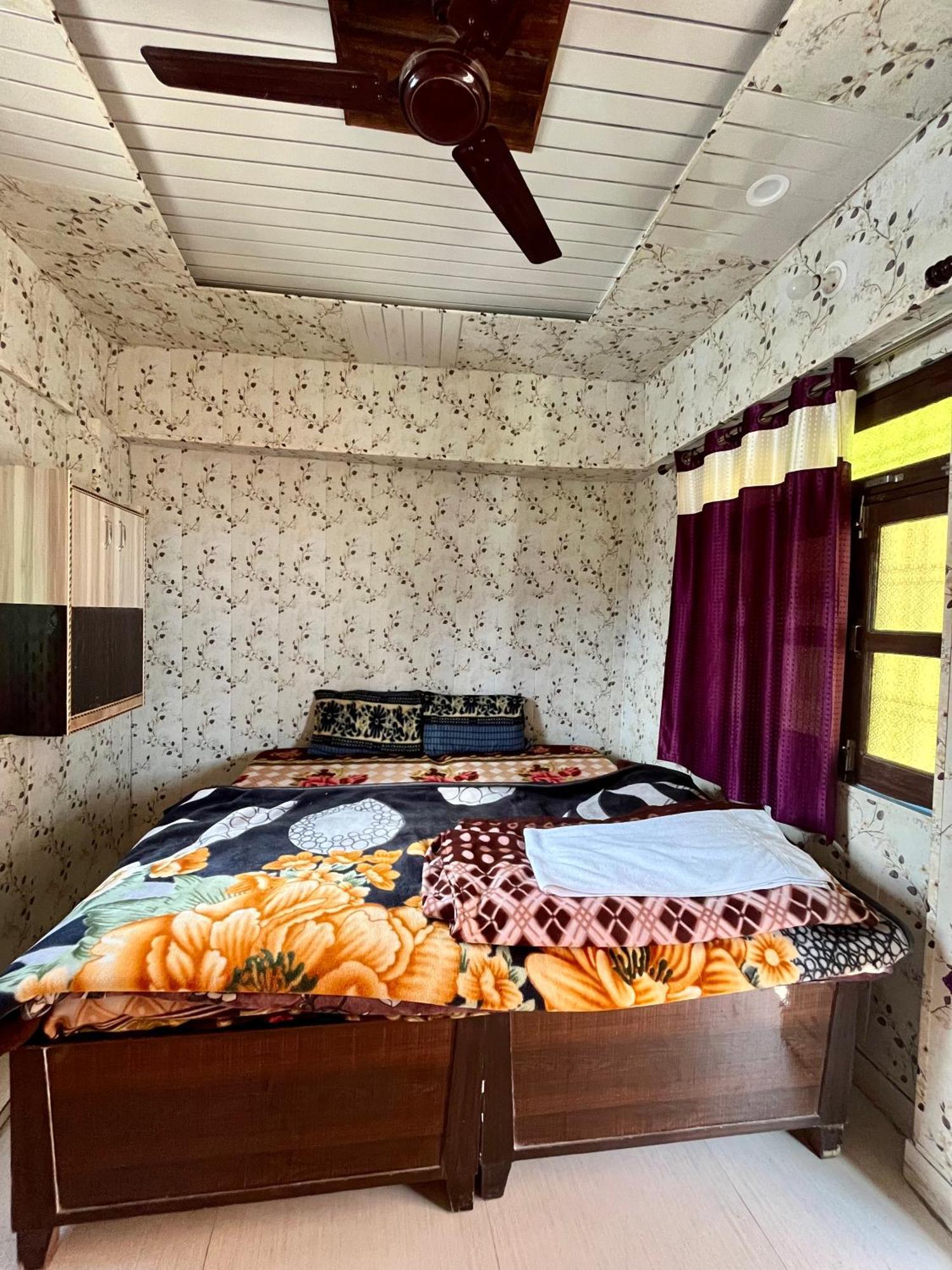 Astha Guest House Gopeshwar Ngoại thất bức ảnh