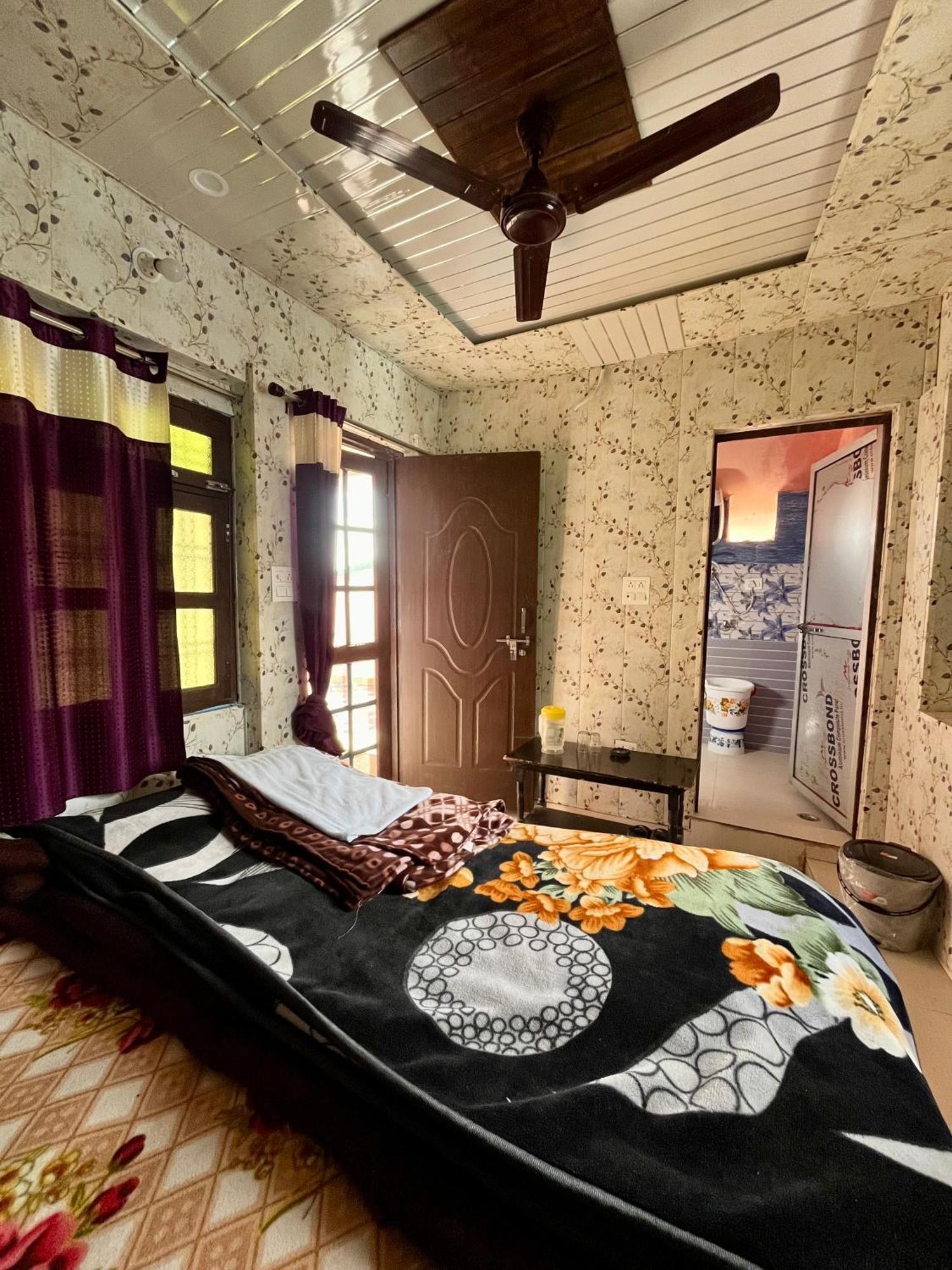 Astha Guest House Gopeshwar Ngoại thất bức ảnh