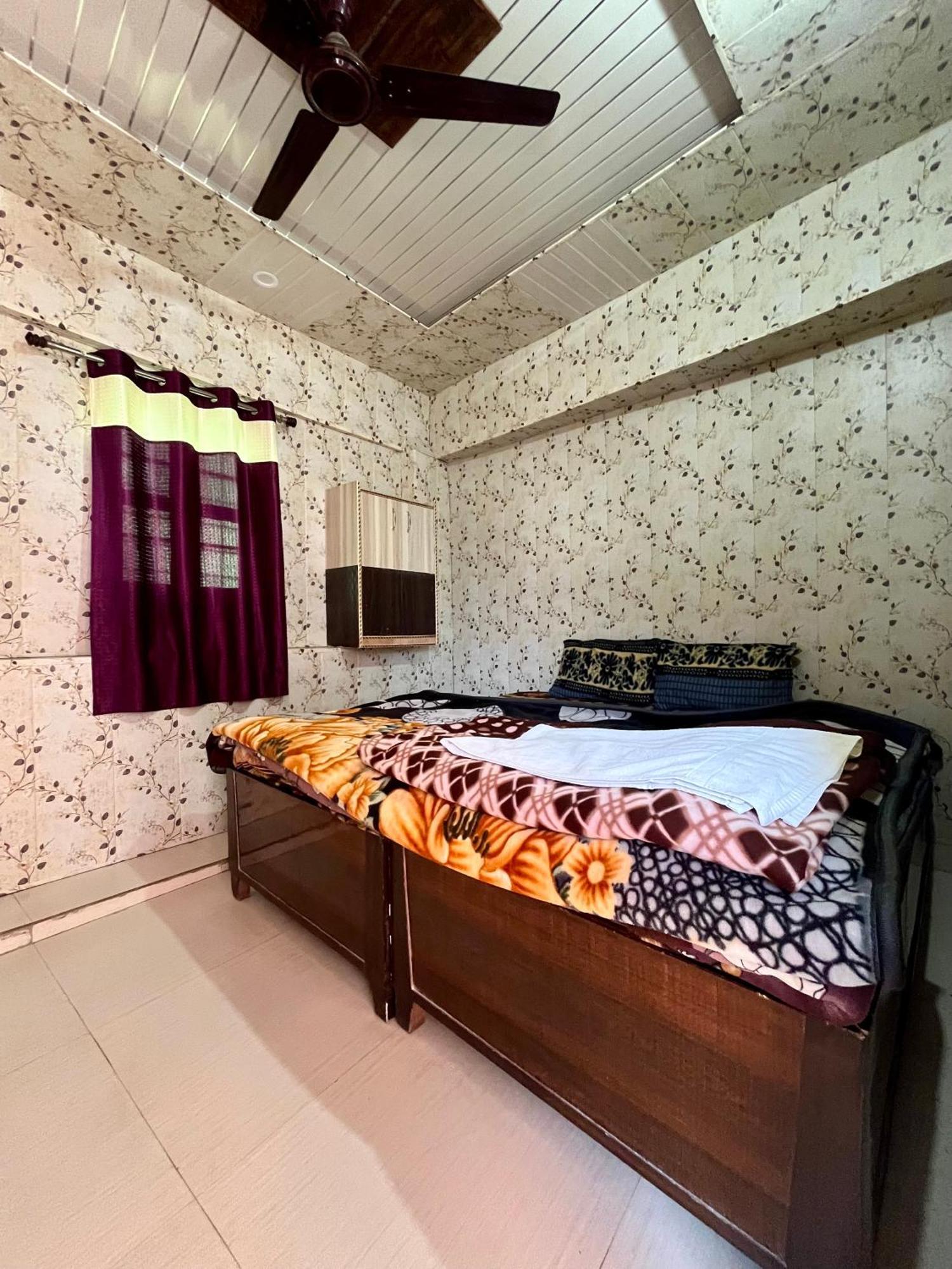 Astha Guest House Gopeshwar Ngoại thất bức ảnh