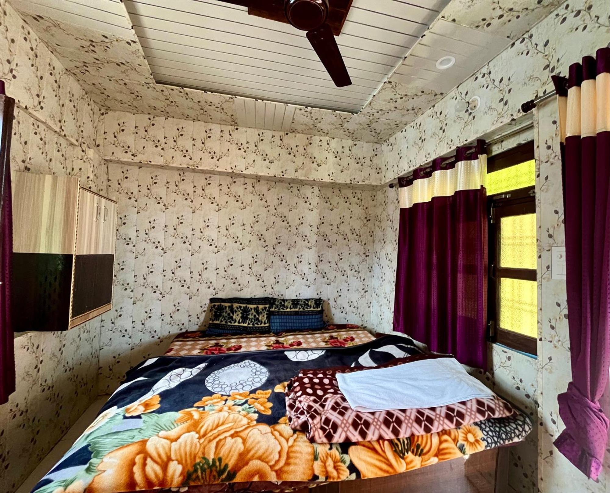 Astha Guest House Gopeshwar Ngoại thất bức ảnh